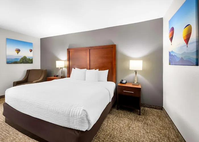 Clarion Pointe Apex - Holly Springs