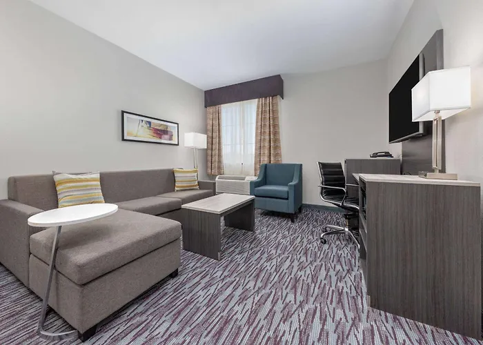 La Quinta By Wyndham Allen At The Village