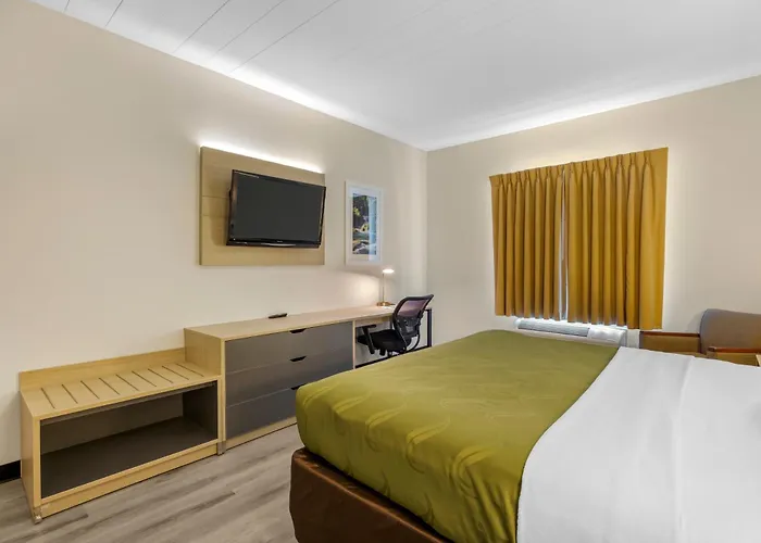 Quality Inn & Suites Monterey I-40