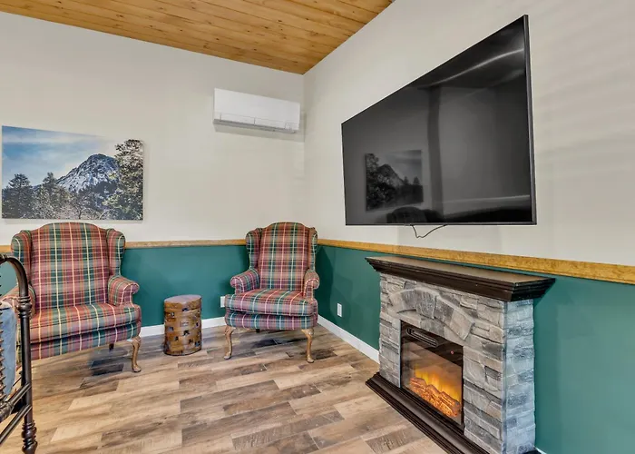 Idyllwild Inn And Strawberry Creek Inn