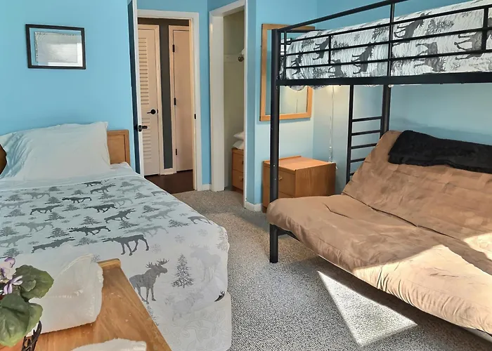Moose Tracks Lodge - Pool, Hot Tub, Golf, Sauna