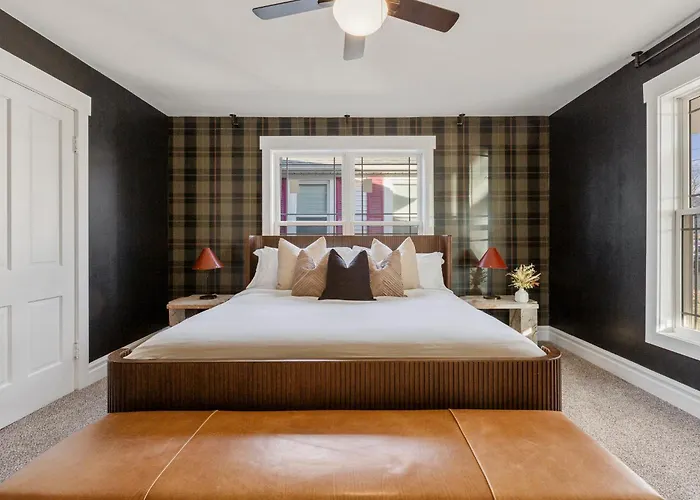Leveille Luxury 3 King Bedrooms Bourbon Trail
