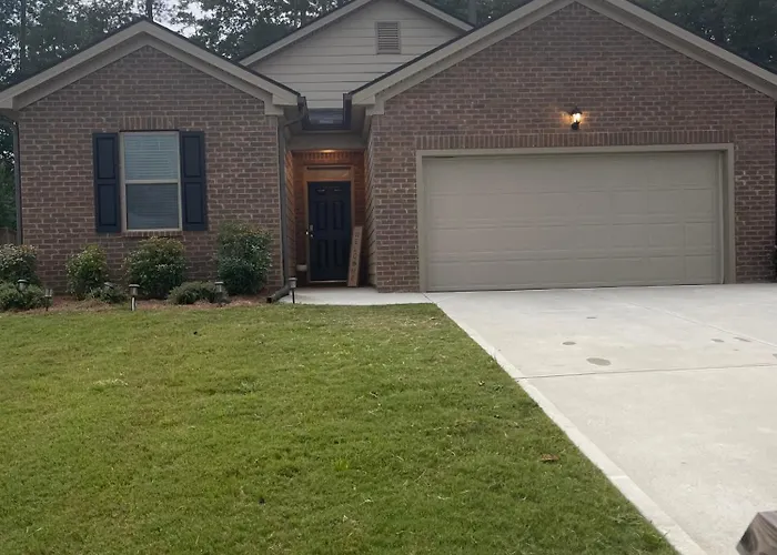 Pet Friendly, Free Breakfast, 3Bed 2Bath Covington Cozy Hideaway