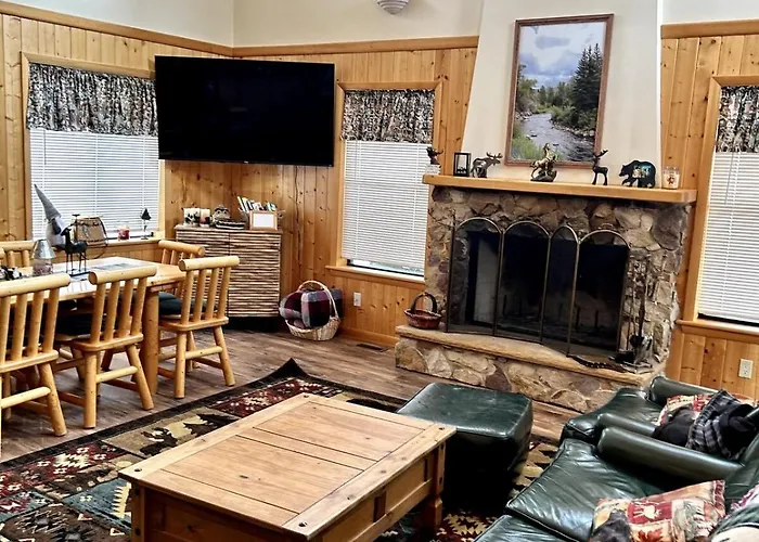 Large Family Cabin Near Park City