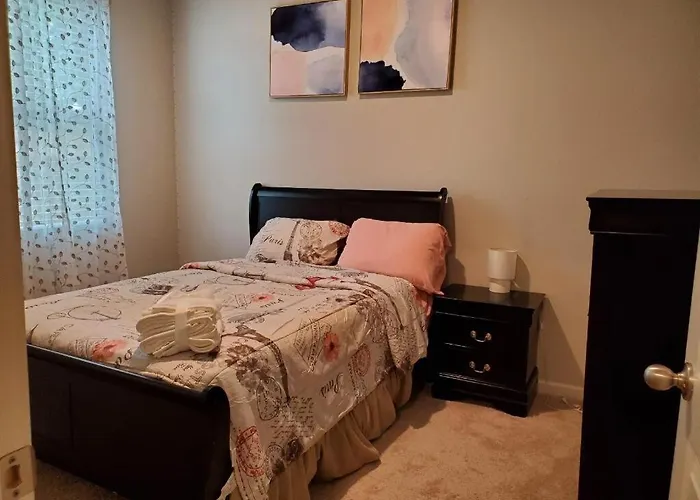 Pet Friendly, Free Breakfast, 3Bed 2Bath Covington Cozy Hideaway