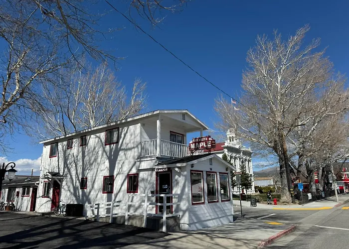Silver Maple Inn