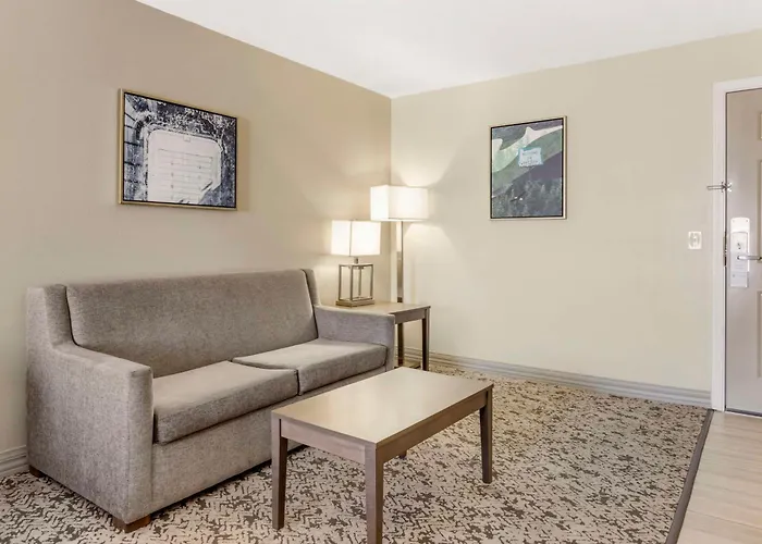 Best Western Plus Grand Manor Inn