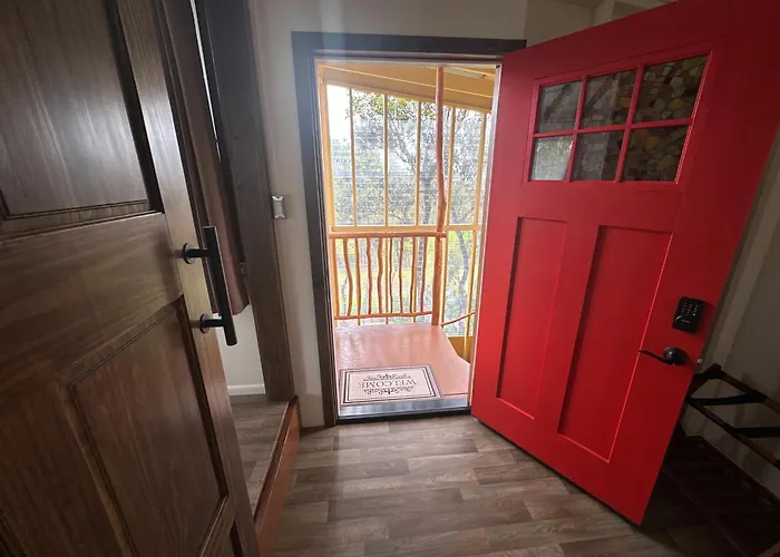 Volcano Eco Cabin & Eco Lodge
