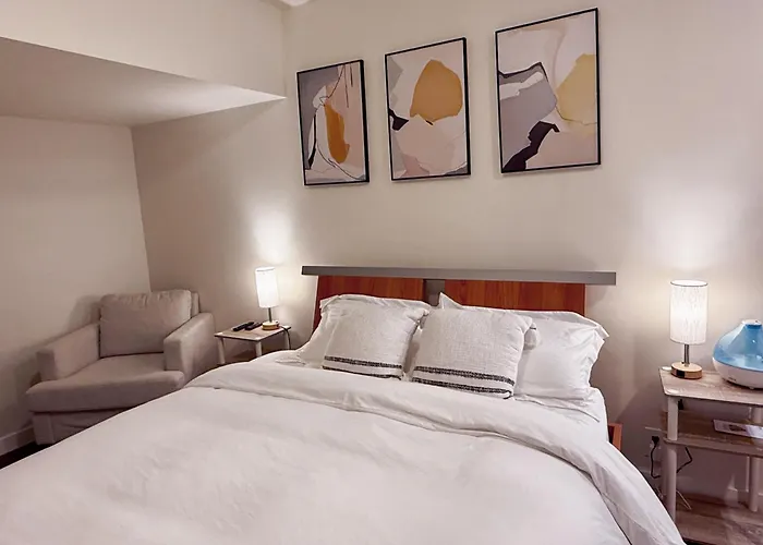 Deluxe Suite Near Microsoft