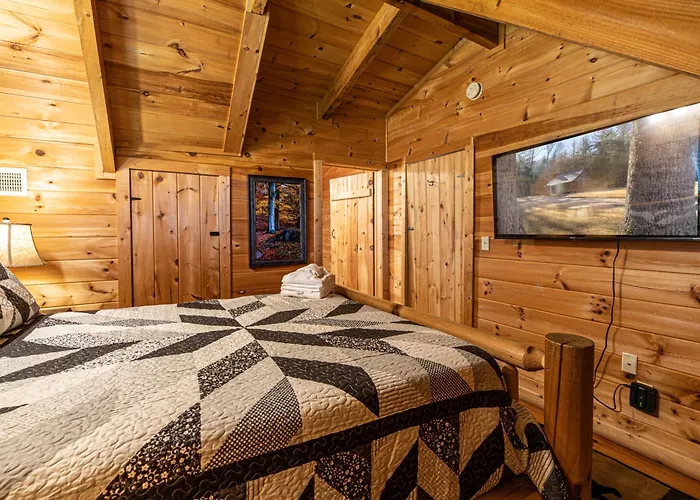 Bear Mountain View Cabin
