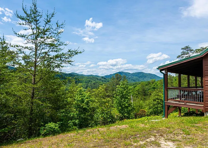 Bear Mountain View Cabin