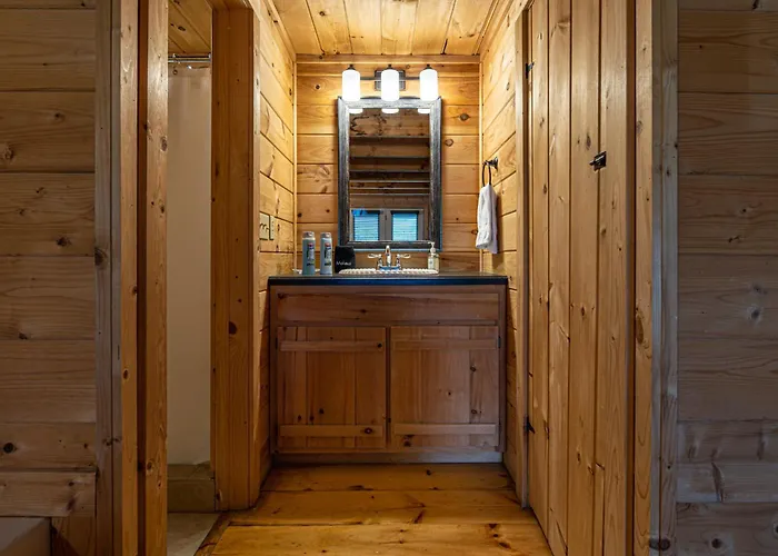 Bear Mountain View Cabin