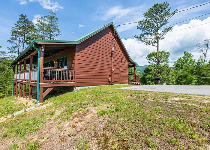 Bear Mountain View Cabin