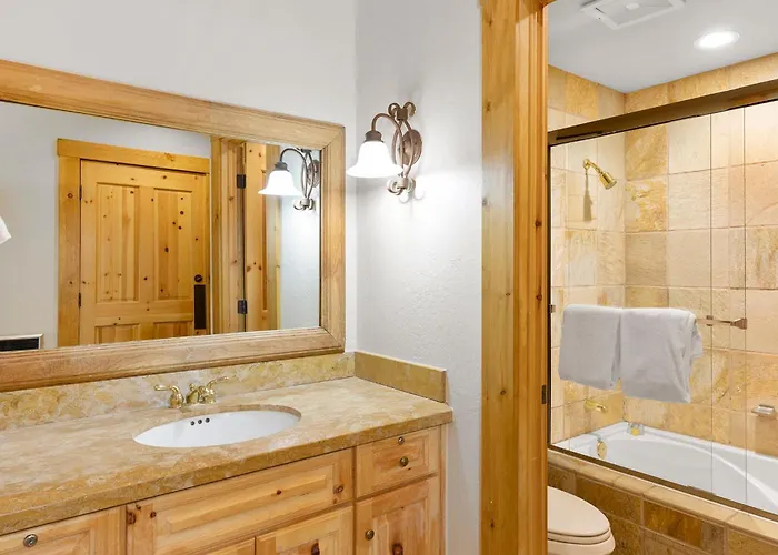 Skiin And Out Beautiful Mtn Lodge - Affordable Too
