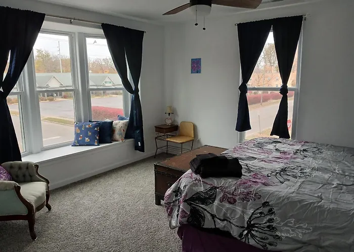 Branson House Bed & Breakfast