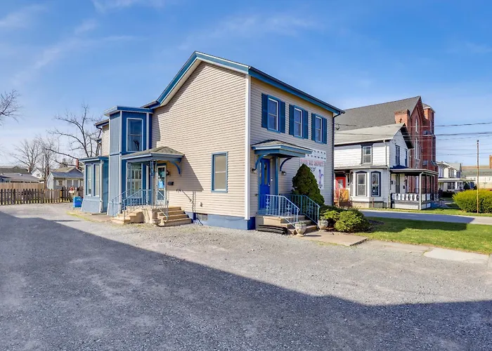 Walk To Dtwn: Seneca Falls Apt W/ Fire Pit!