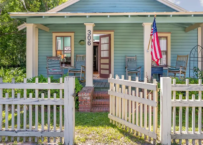 Magnolia Plantation & Cottages