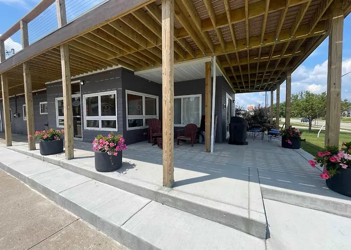 3 Bedroom Condo With Lake Pepin Views With Access To Shared Outdoor Pool