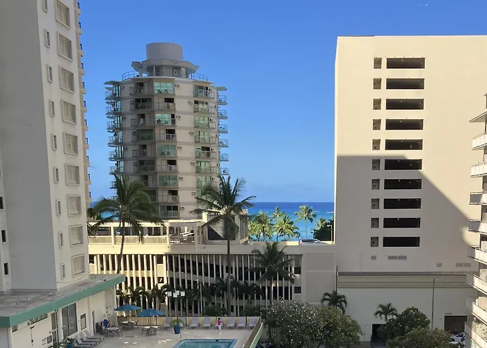 Contemporary Ocean View Suite - Heart Of Waikiki!