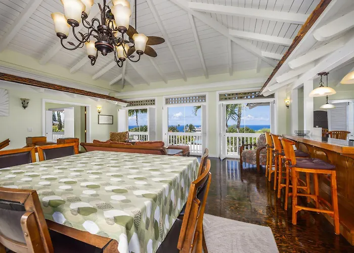 Kona Penthouse Retreat - Relaxed 2 Bd With Ocean Views