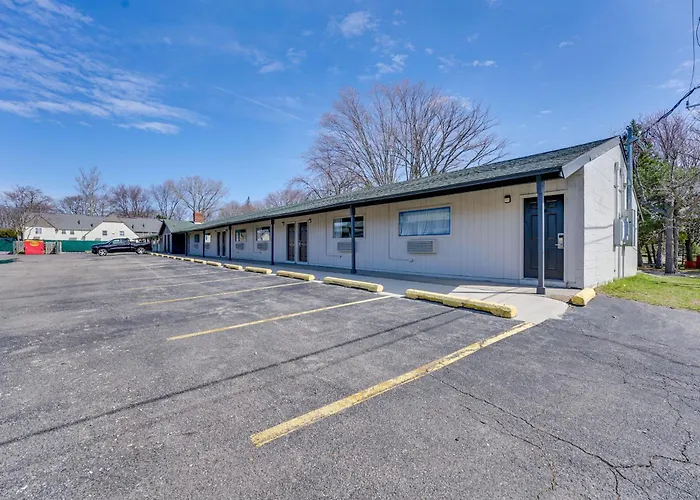 1 Mi To Lake Huron Beaches: Pet-Friendly Studio