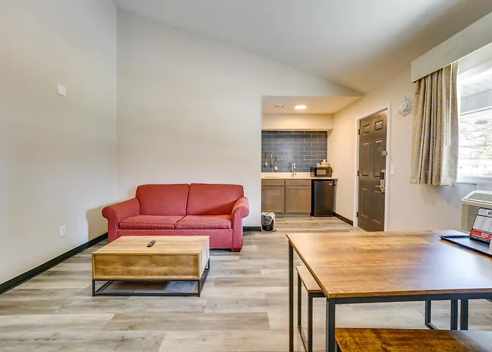 Pet-Friendly Studio Near Lighthouse Beach!