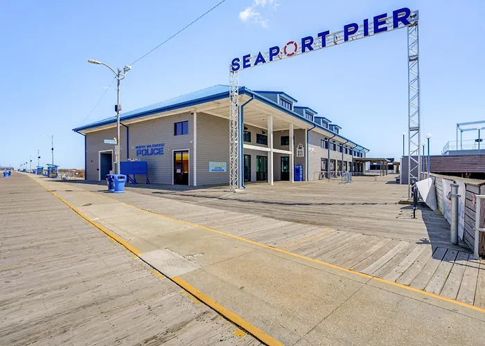 Walk To Beach: North Wildwood Condo W/ Pool Access