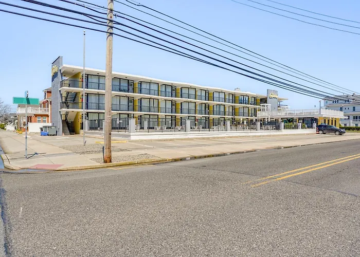 Walk To Beach: North Wildwood Condo W/ Pool Access