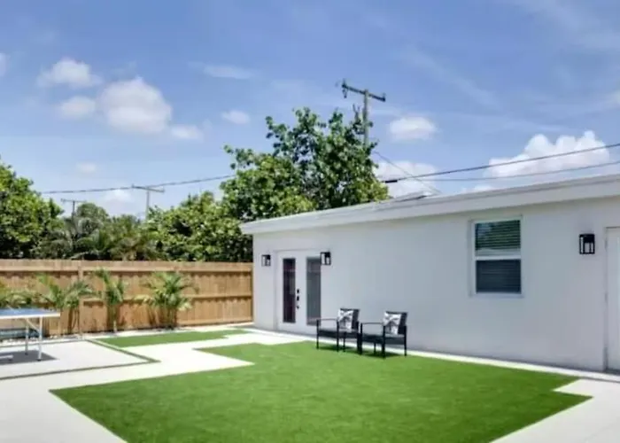 Lytle Palm Studio
