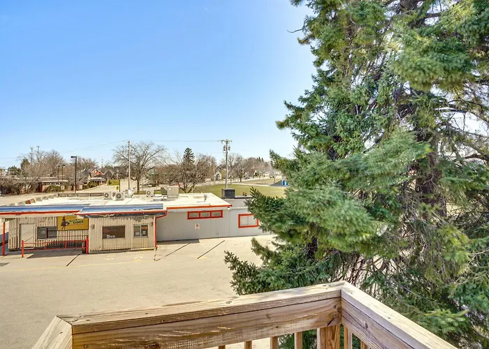 2 Mi To Dtwn: Studio Suite In Sheboygan