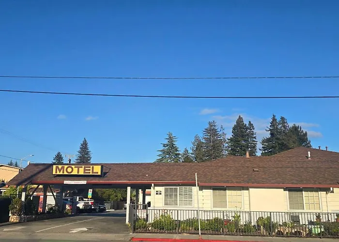National 9 Motel