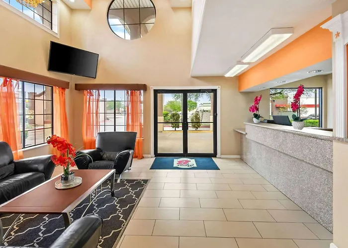 Super 8 By Wyndham Grand Prairie Southwest