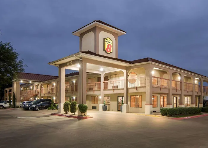 Super 8 By Wyndham Grand Prairie Southwest