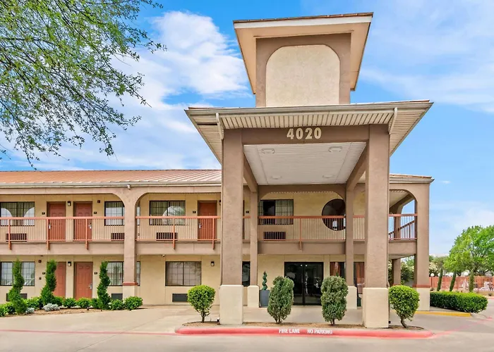 Super 8 By Wyndham Grand Prairie Southwest