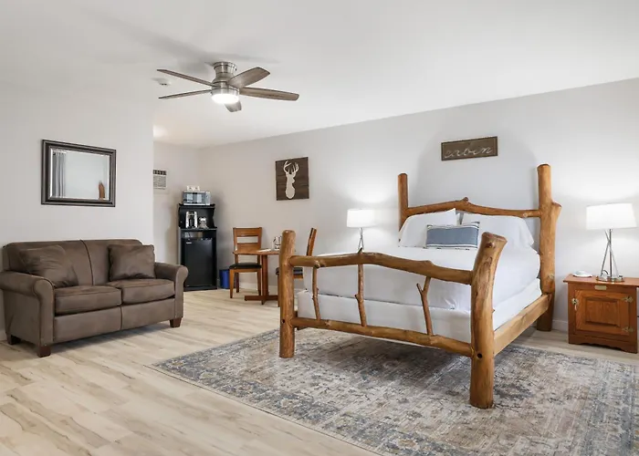 East Shore Lodging