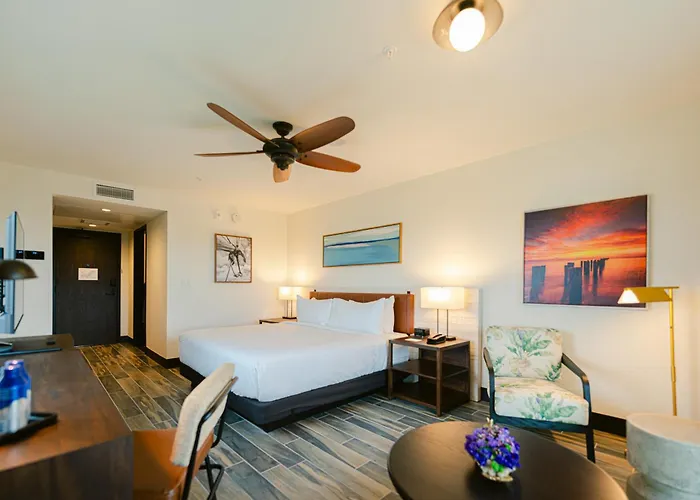 The Perry Hotel Naples