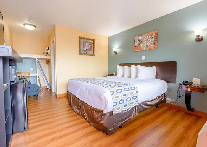 Hotel Avenida - Oceanside Camp Pendleton