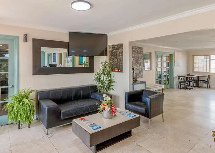 Hotel Avenida - Oceanside Camp Pendleton