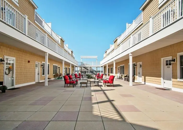 Harbor Hideaway 1 Block To Beach Ac