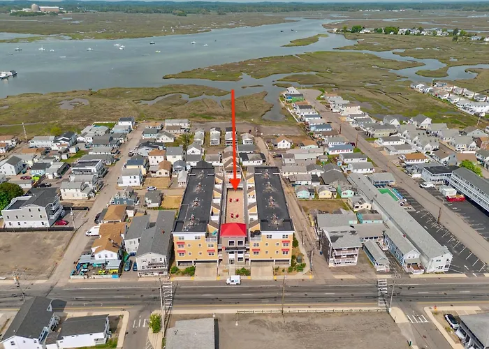 Harbor Hideaway 1 Block To Beach Ac