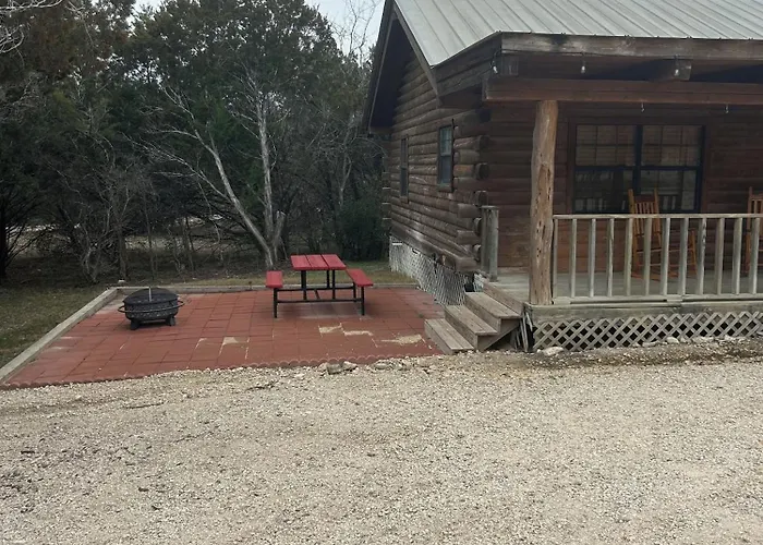 Honeycomb Hideouts Bearly Beehavin Cabin