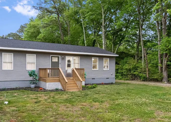 Charming Single-Family Home Between Ocean City & Assateague Island Pet-Friendly Retreat