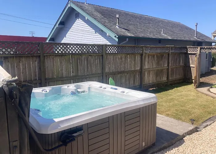 Henderson Hideout Hot Tub And Pet Friendly.