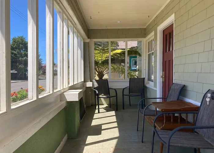 Henderson Hideout Hot Tub And Pet Friendly.