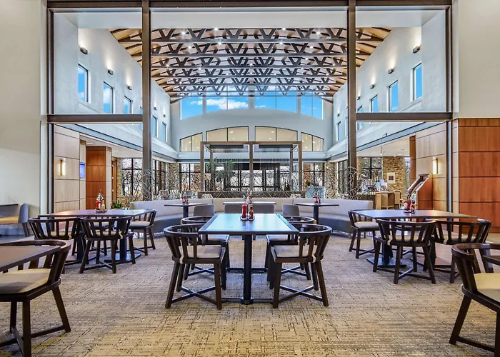 Embassy Suites By Hilton Detroit Metro Airport