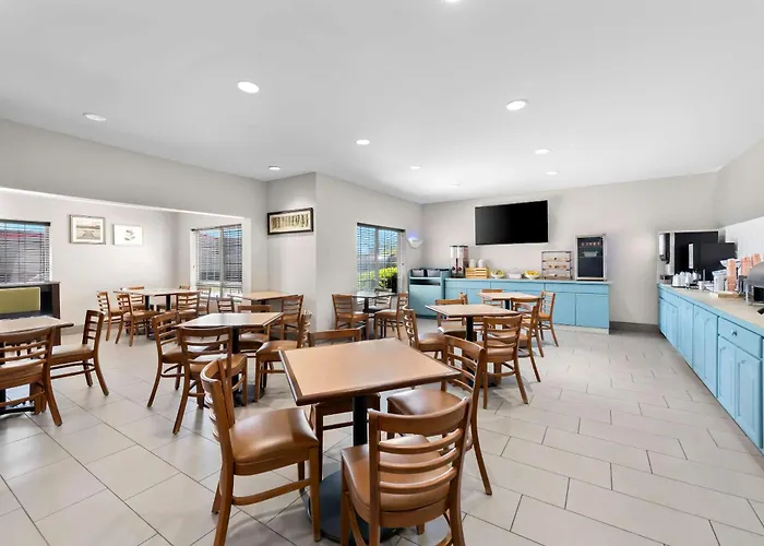 Country Inn & Suites By Radisson, Topeka West, Ks