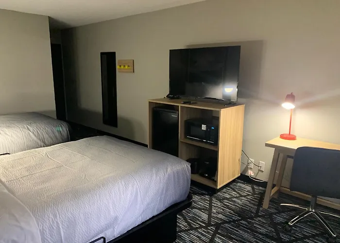 Super 8 By Wyndham Kirksville-University Area