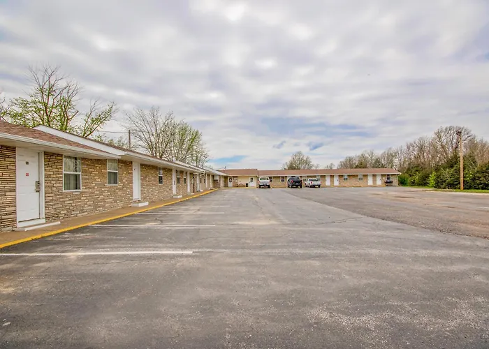 Oyo Travelier Motel