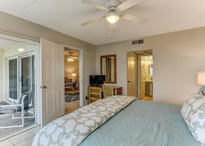 Short Walk To The Beach Condo