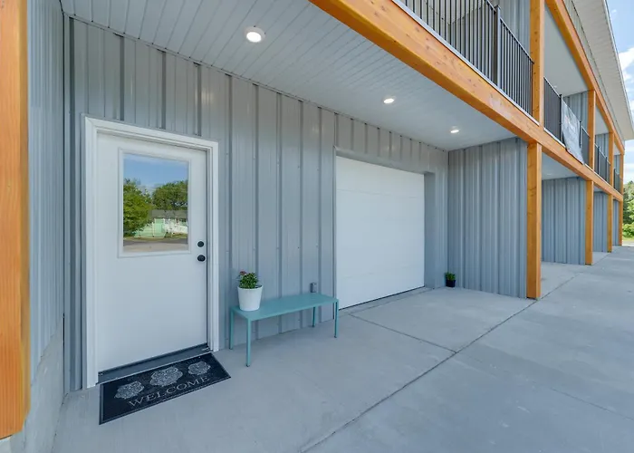 Modern Apt - 7 Mi To St. Anthony Sand Dunes!